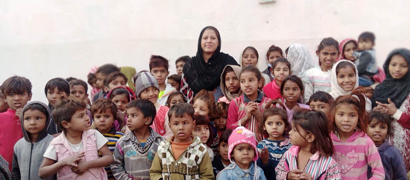 A group of children posing for a photo

Description automatically generated